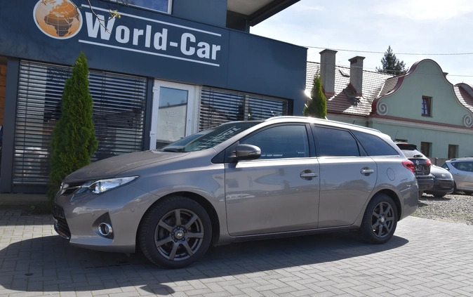 Toyota Auris cena 43999 przebieg: 123036, rok produkcji 2013 z Ścinawa małe 254